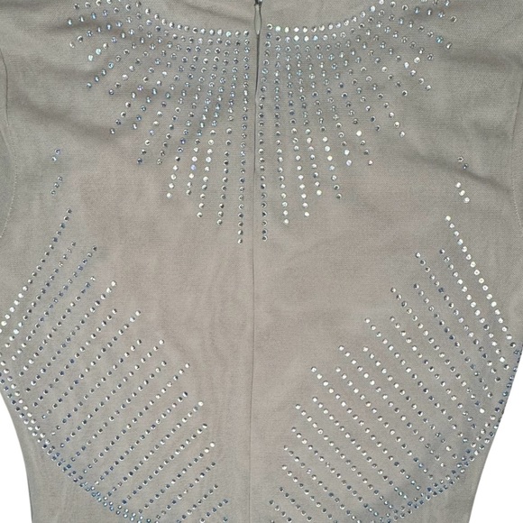 COCKTAIL DRESS WITH PEARL/MESH DETAILS(VERY UNIQUE) - Picture 5 of 7